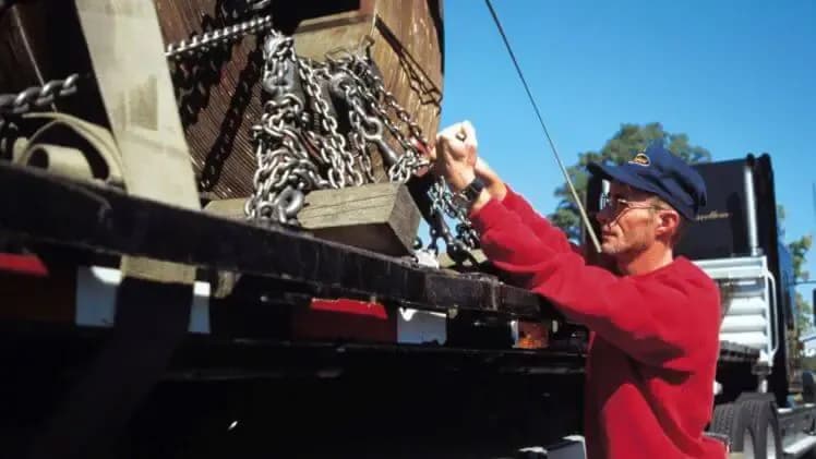 Ile ton można załadować na naczepę? Odkryj maksymalne limity ładunków