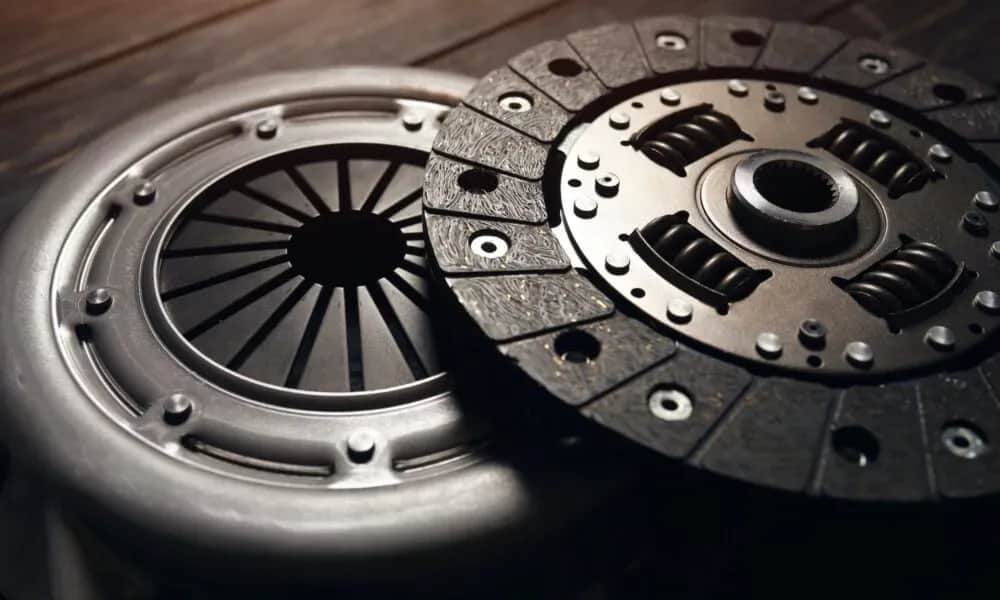 Ile za wymianę sprzęgła? Sprawdź, co wpływa na koszt naprawy
