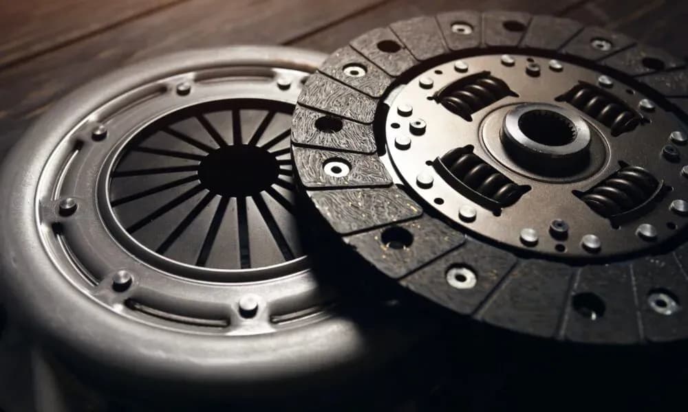 Ile za wymianę sprzęgła? Sprawdź, co wpływa na koszt naprawy