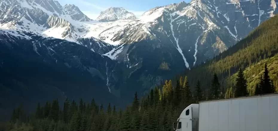 Ile kosztuje OC naczepy? Poznaj tajniki cen i ukryte koszty