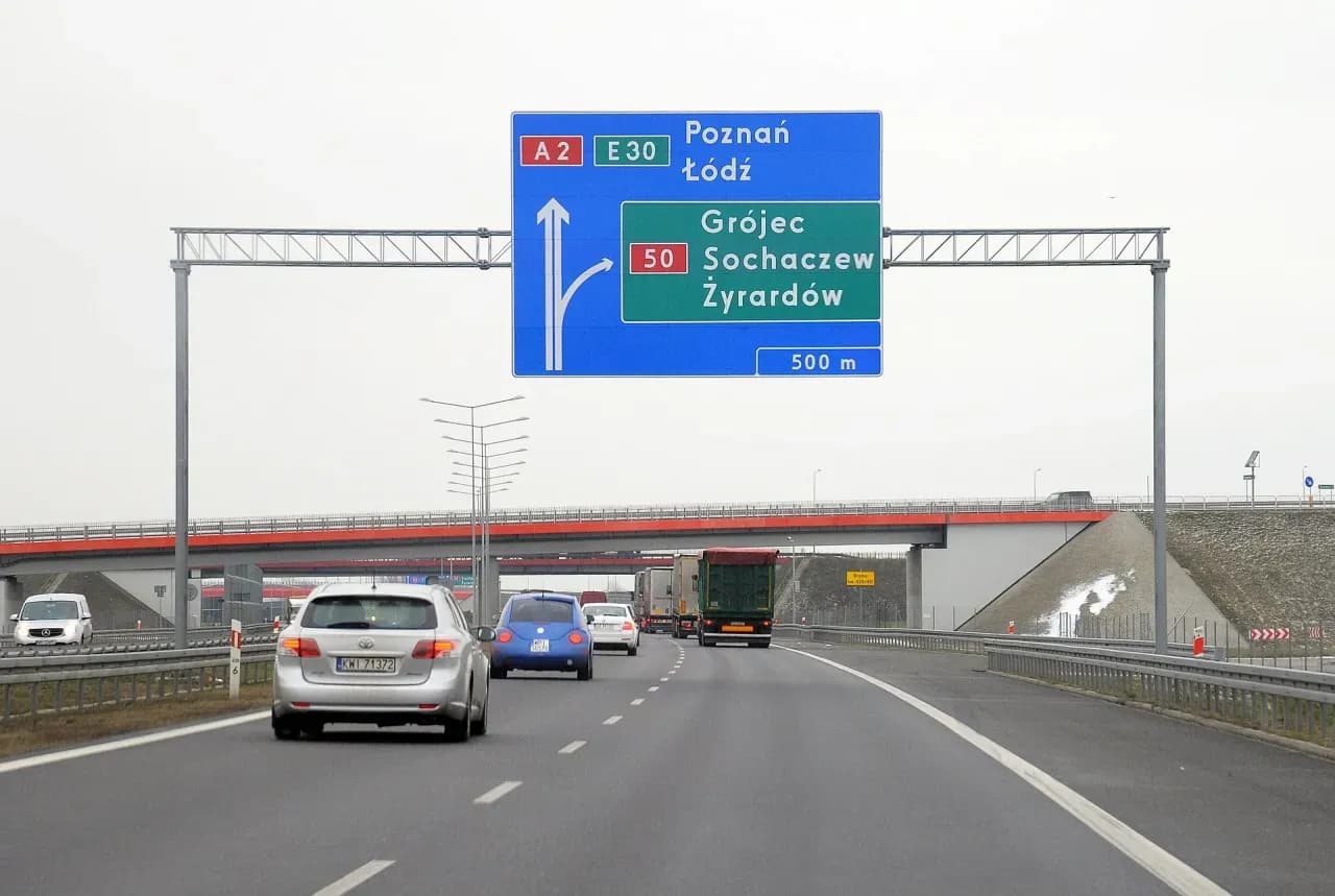 Jaki limit na autostradzie w Polsce? Sprawdź, by uniknąć mandatu