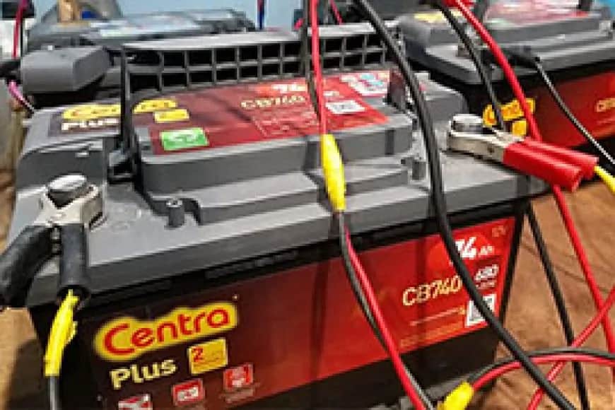 Czym się różni prostownik do akumulatorów żelowych i kwasowych? Uniknij błędów!