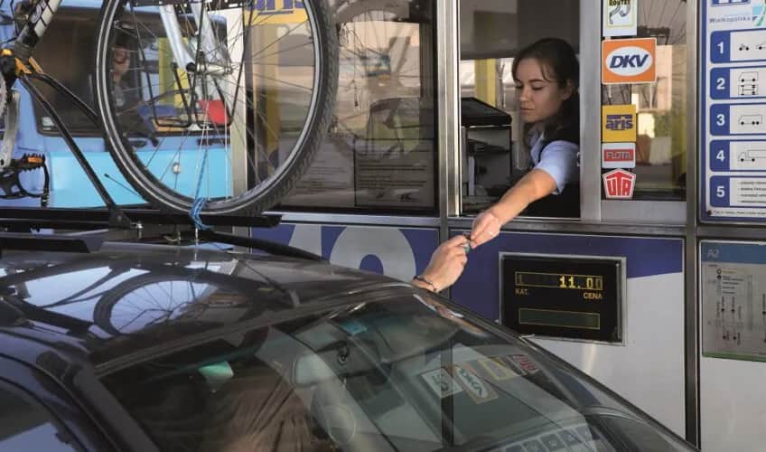 Ile płaci się za bramki na autostradzie? Sprawdź koszty i kary