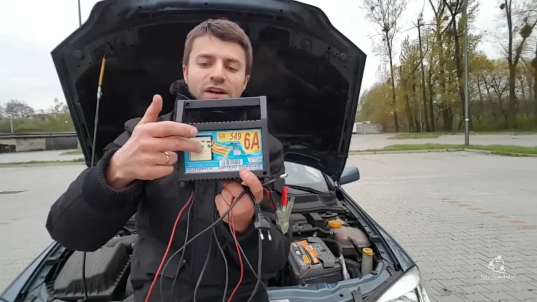 Jak szybko naładować akumulator bez prostownika i uniknąć problemów